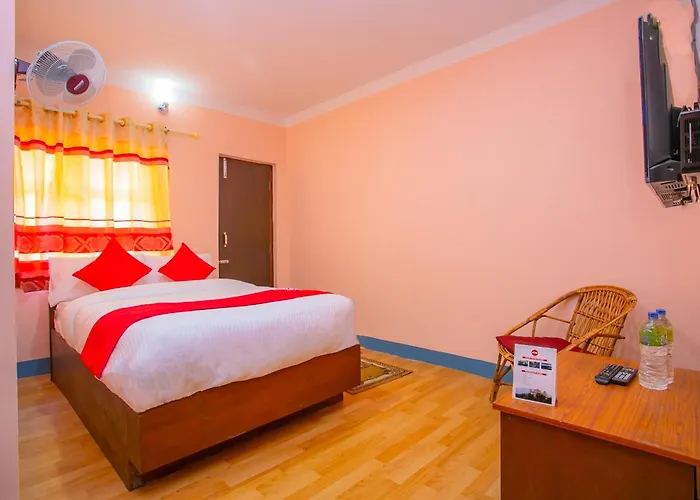 Oyo 589 Trimurti Hotel 3*
