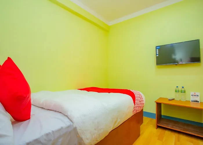 Oyo 589 Trimurti Hotel 3*