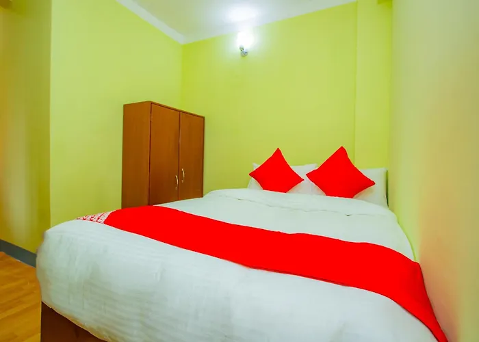 Oyo 589 Trimurti Hotel