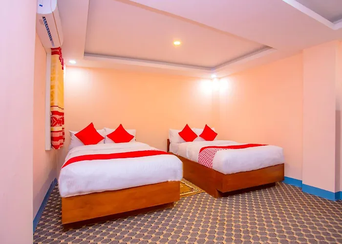 Oyo 589 Trimurti Hotel 3*